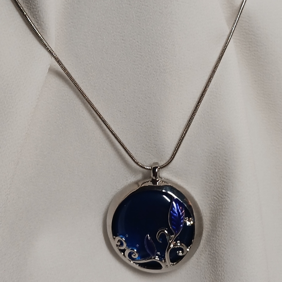 Enamel cobalt blue tree pendant with chain, necklace - Picture 2 of 4